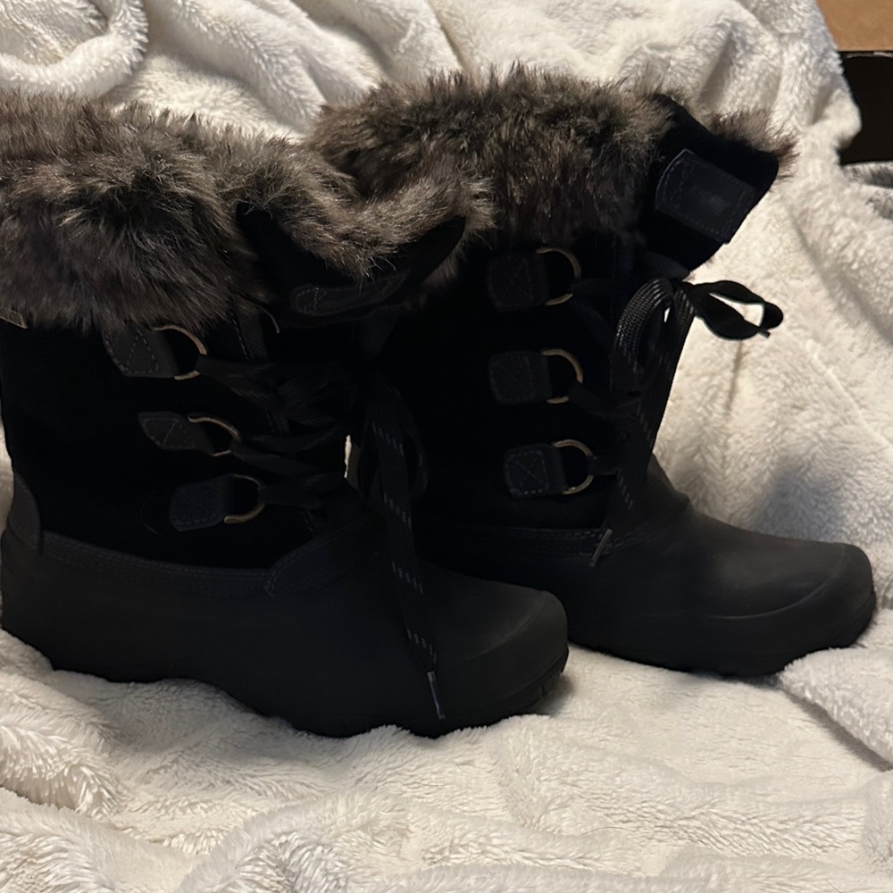 Khombu Black and Brown Fur Winter Boots